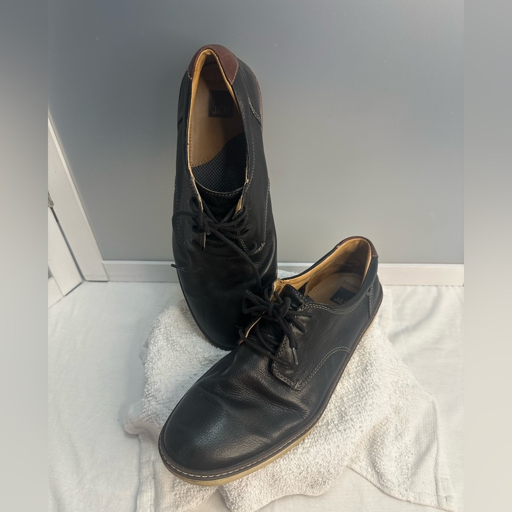 J&M sheepskin Men's Black Leather Casual Derby Shoes 10 1/2 Med